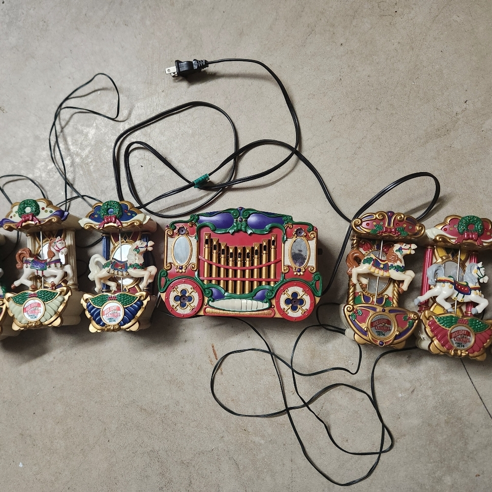 Vintage Mr Christmas Holiday Carousel Light Musical 6 Horses Circus Organ